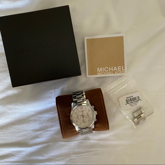 Michael Kors Silver Chronograph Watch 38mm MK5076 - Picture 4 of 13